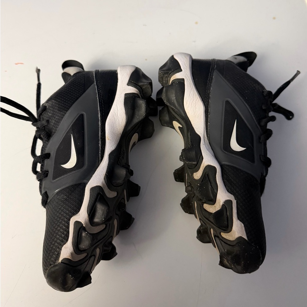 Nike Alpha Menace 4 Football Cleats Black/Metallic Silver Size 1Y